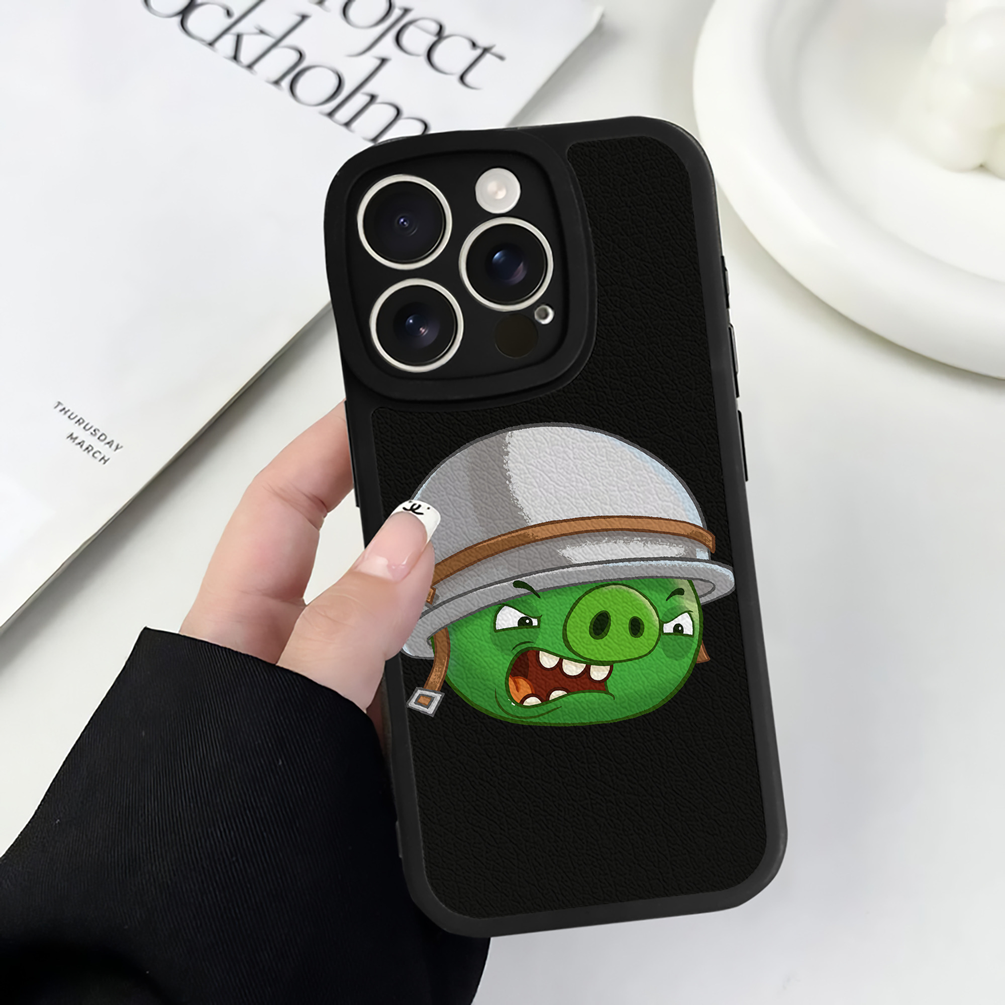 （画像用） Angry Birds アングリーバード 【iPhone 16シリーズ対応】シリコンスマホケース（レザー調） 材質：シリコン